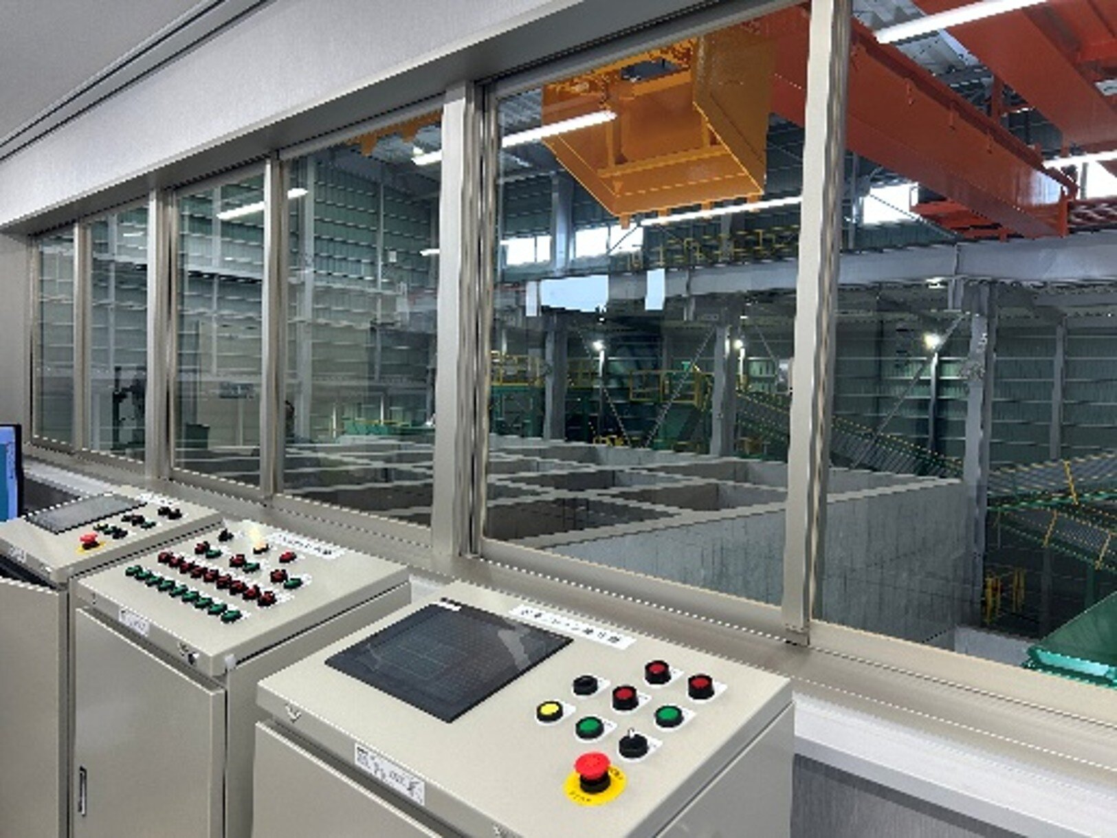 Automatic control system console on the ZEROⅠ manufacturing line (Himeji Circular Materials Plant)
